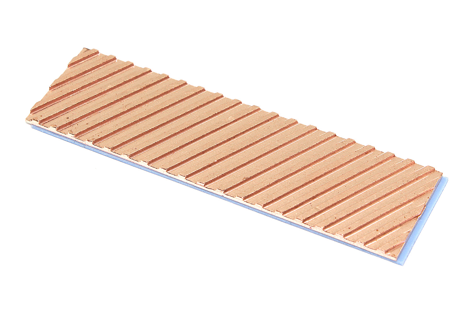 Медный  радиатор для М.2 SSD с термопрокладкой 0,5 мм, диагональная прорезь, 70х20х1,5 мм